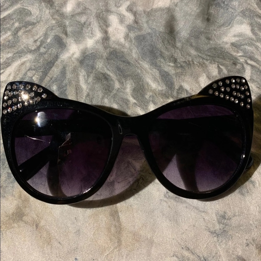 Women’s cat sunglasses